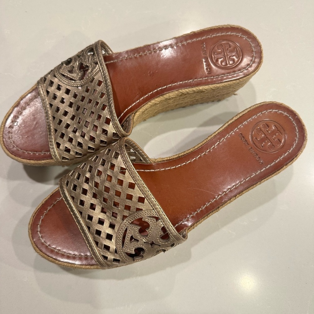 Tory Burch Thatched Perforated Wedge Sandals EUC